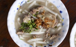 Ăn bánh canh bột xắt thịt vịt xứ dừa