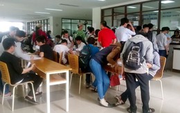 Nhiều thí sinh nộp hồ sơ đăng ký xét tuyển sớm