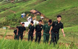 6 chàng trai trên đỉnh Pha Luông