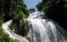 Một ngày yên bình với thác Mu