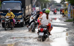 Con đường quanh năm nắng bụi, mưa lầy