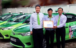 Tài xế taxi xin khách cho chở thêm bệnh nhi cấp cứu