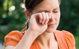 ​Hiện tượng mắt nháy liên tục: không nên coi thường