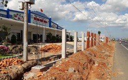 Xây vựa thanh long lấn hành lang đường bộ 11m