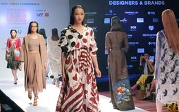 Vietnam International Fashion Week có nhiều mẫu váy áo thu đông