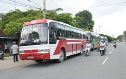 Xã viên đem xe vây trụ sở hợp tác xã đòi được "chạy"