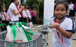 ​Tặng gần 100 xe đạp cho học sinh khó khăn