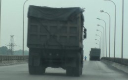 Vụ xe 'bảo kê' ép xe công vụ: Thanh tra giao thông quá mỏng?