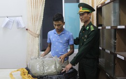 Bắt vụ mua bán 8,5 kg cỏ Mỹ qua đường bưu điện
