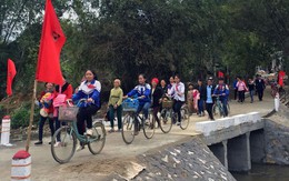 Bà con xã Thanh Mai mừng vui vì có cầu tràn Bản Tý