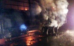Xe tải chở hàng lên siêu thị Đà Lạt cháy rụi