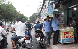 Dẹp loạn vỉa hè: Dân đã thuận, đừng ‘bỏ bóng đá người’