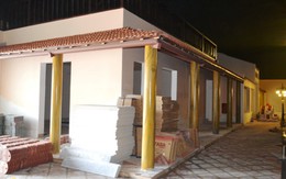 5 người Trung Quốc trong công trường quây kín xây trái phép