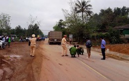 Xe đầu kéo tông xe máy, thai phụ cùng con gái tử vong