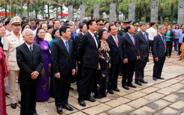​Lãnh đạo, người dân TP.HCM dâng hương ngày giỗ Quốc tổ