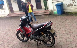 Triệu tập 2 nữ sinh nghi tông xe, bỏ cụ ông lại nghĩa trang