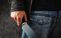 Bí thư thị trấn Kỳ Sơn bị đâm gục tại cơ quan​