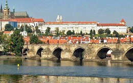 ​Séc tưng bừng kỷ niệm 660 năm ngày ra đời cầu tình yêu Praha
