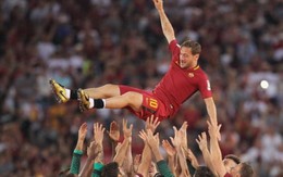 Totti nghỉ hưu, làm giám đốc AS Roma