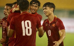 U-22 VN đè bẹp Đông Timor trong trận “thủy chiến”