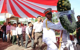 'Về đây, đồng đội ơi!' (*)