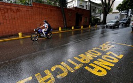 ​Đại sứ quán Tây Ban Nha ở Venezuela bị tấn công bom xăng