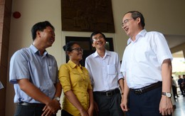 Để người trong khe hẹp ra được biển lớn