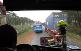 'Tôi từng tham tiền chở quá tải và... lật xe'