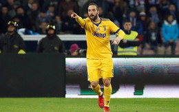 ​Higuain tỏa sáng, Juventus còn kém Napoli một điểm