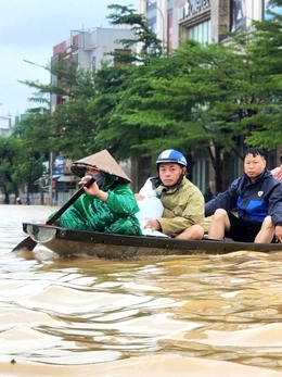 34 người chết và mất tích do mưa lũ ở miền Trung