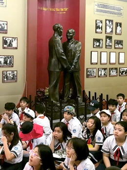 Học lịch sử ở Bến Nhà Rồng