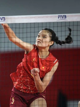 Làng bóng chuyền ngỡ ngàng khi Việt Nam gọi cô gái 16 tuổi thay Bích Tuyền