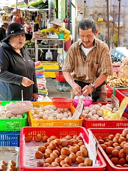 Cần giảm gánh nặng thuế cho hộ kinh doanh