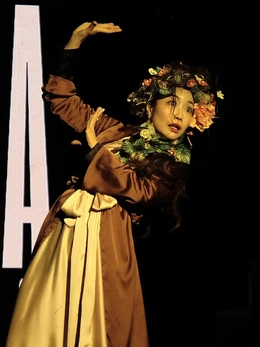 Hồng Vân xúc động khi Nguyệt hạ giành giải vàng Liên hoan sân khấu quốc tế