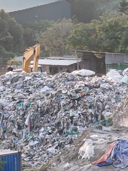 Xã, phường ở Hà Nội chịu trách nhiệm trước thành phố nếu xảy ra đổ rác thải xây dựng không phép