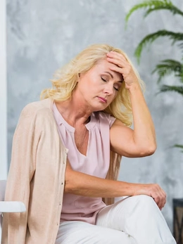 Mãn kinh có phải đơn thuần là diễn biến tự nhiên vô hại?