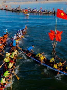 Vì sao các cuộc đua ghe ở Huế hay xảy ra đánh nhau?