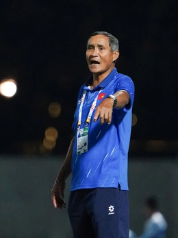 HLV Mai Đức Chung chưa chia tay tuyển nữ Việt Nam