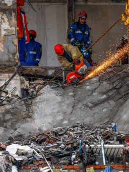 Ukraine tố Nga tập kích Kiev quy mô lớn trước cuộc gặp Trump - Zelensky