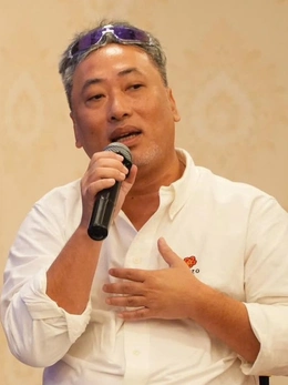 Đạo diễn Nguyễn Quang Dũng tuyển trợ lý không lương: Bất công hay hợp lý?