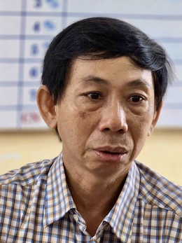 Thầy hiệu trưởng ở Phú Yên cũ bật khóc vì ám ảnh trận lũ dữ