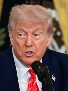 Ông Trump tuyên bố giữ mức thuế sàn 10% kể cả khi có thỏa thuận