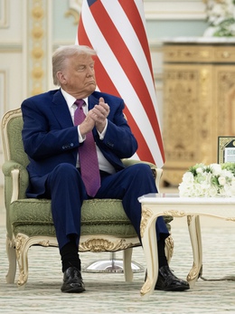 Mỹ và Saudi Arabia ký thỏa thuận vũ khí lớn nhất lịch sử, gần 142 tỉ USD