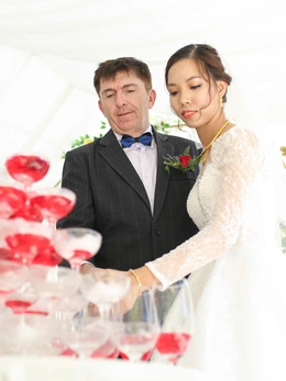 Rể Tây kể chuyện cưới vợ Việt, nghe đến đâu 'thương' đến đó