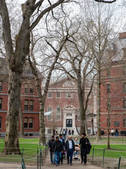 Sinh viên quốc tế ở Harvard lo đứt gánh giữa đường