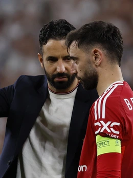 Man United đối mặt mùa hè ảm đạm