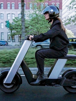 Nhìn rất xe máy nhưng là xe đạp điện: Chạy 65km/sạc, giá ngang nhưng nhiều trang bị xịn hơn Honda SH