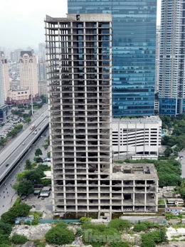 Bộ Xây dựng chỉ đạo Vicem sớm hoàn thành tòa tháp ngàn tỉ ‘đắp chiếu’ hàng chục năm