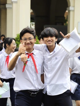 TP.HCM công bố điểm chuẩn lớp 10 chuyên và tích hợp
