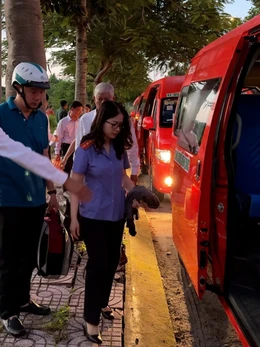 400 cán bộ, công chức, viên chức Vĩnh Long đi làm từ 5h sáng